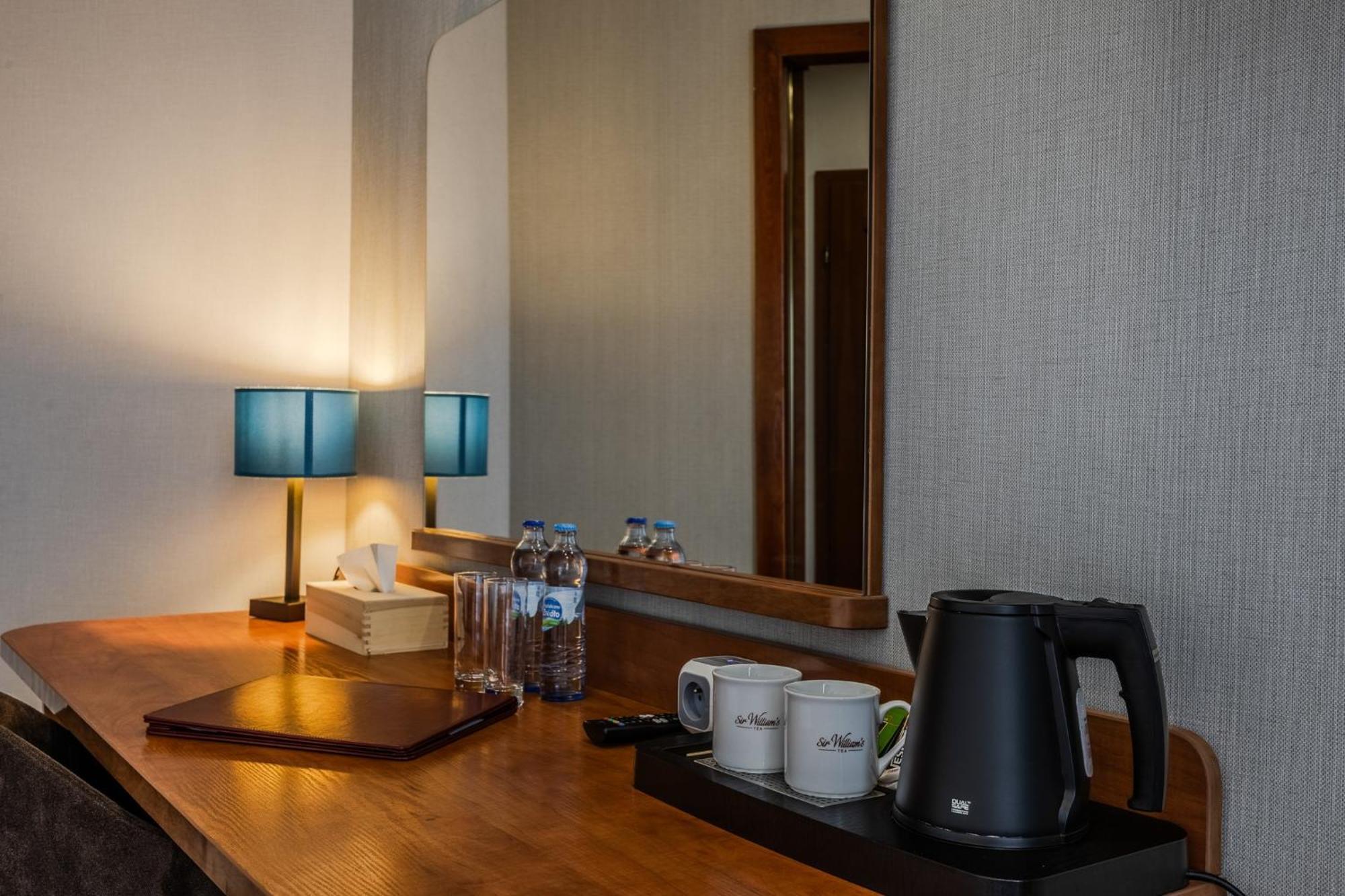 Hotel Caro Познань Экстерьер фото