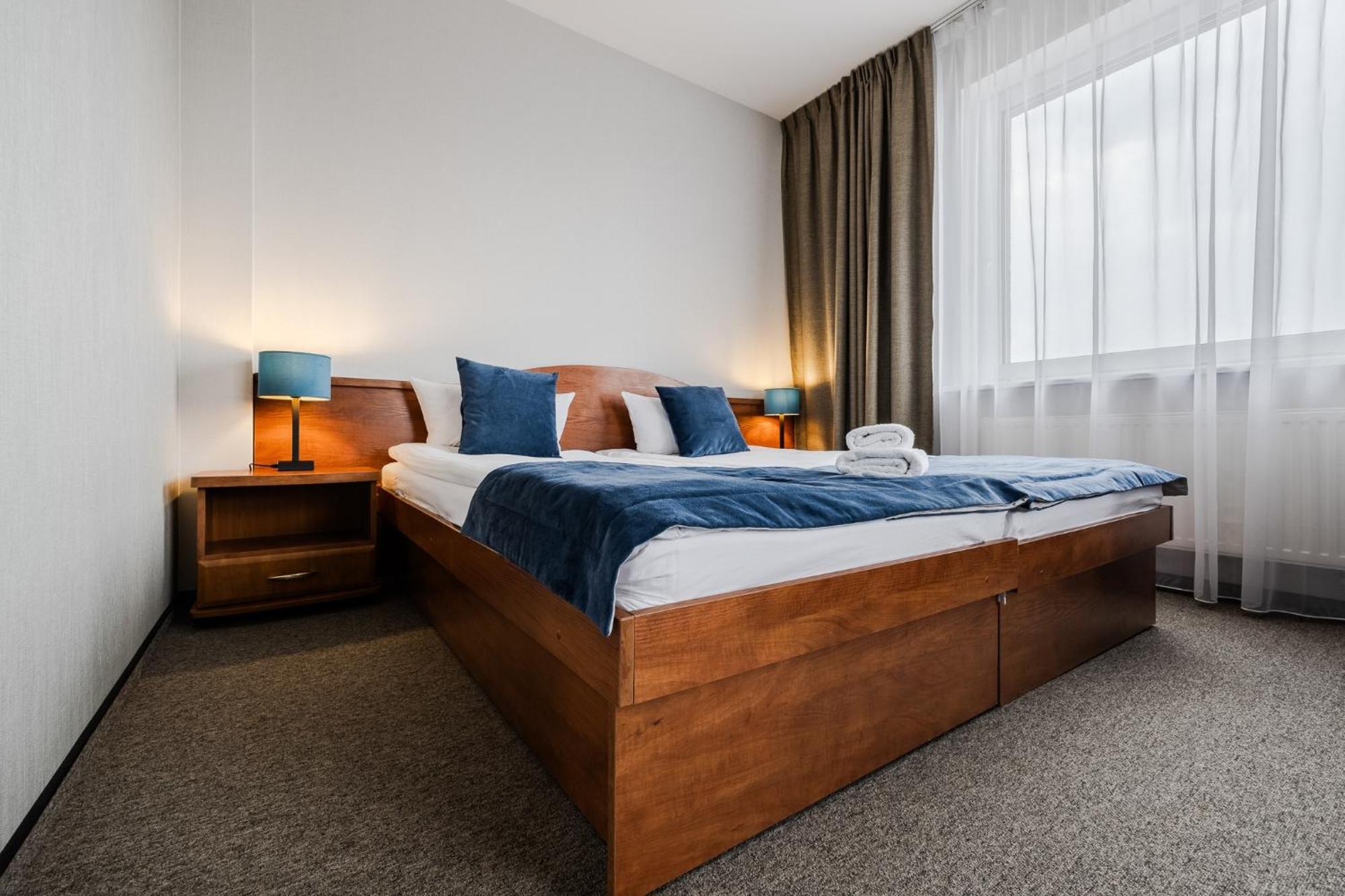 Hotel Caro Познань Экстерьер фото