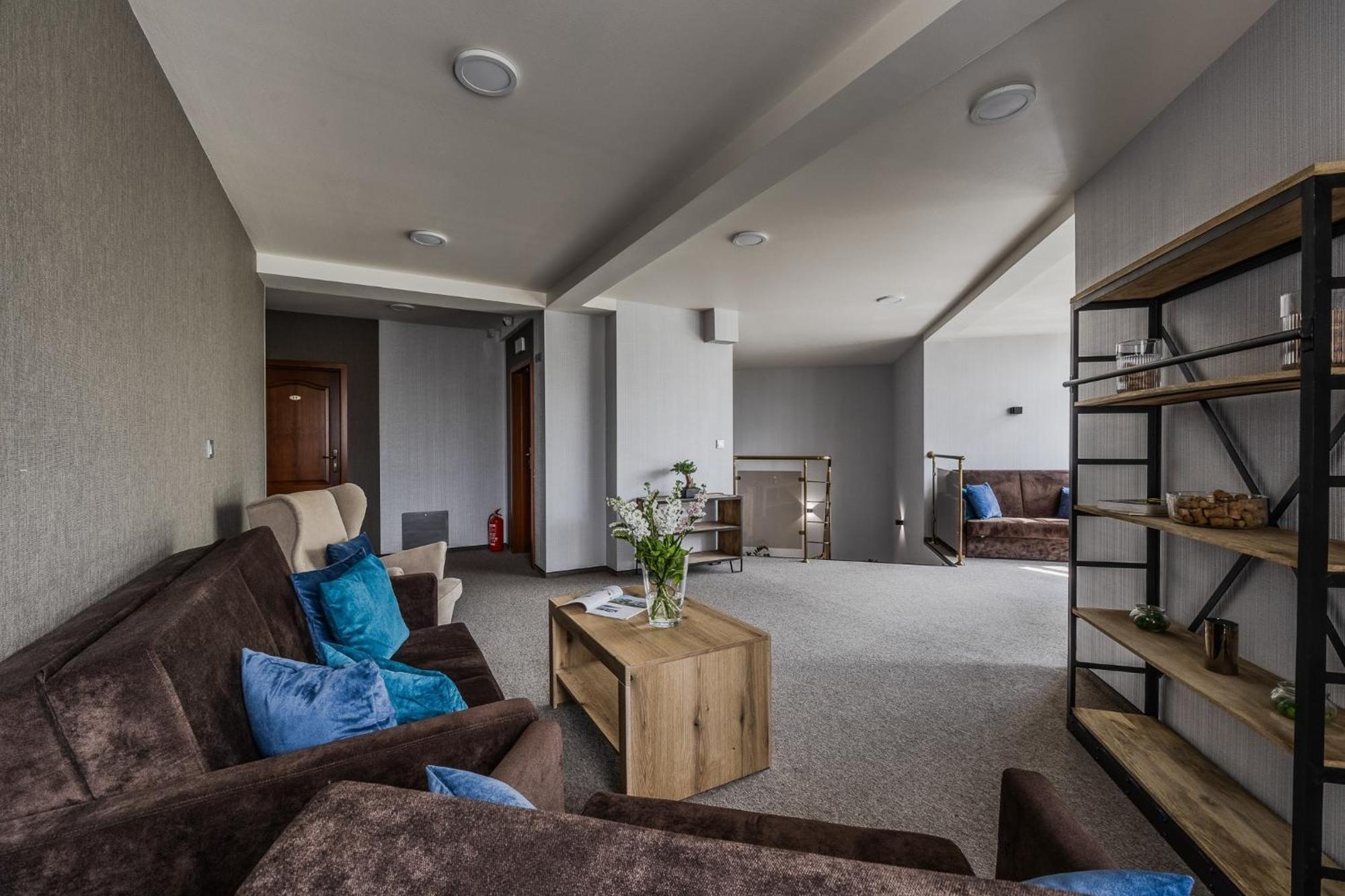 Hotel Caro Познань Экстерьер фото